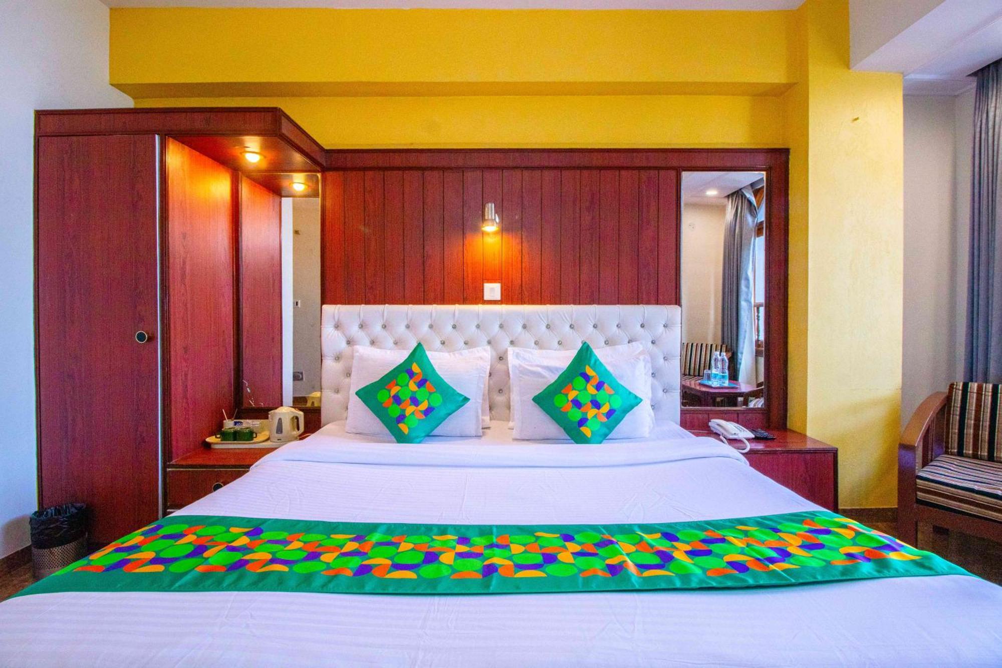 Treebo Varuna With Mountain View Shimla Exterior foto
