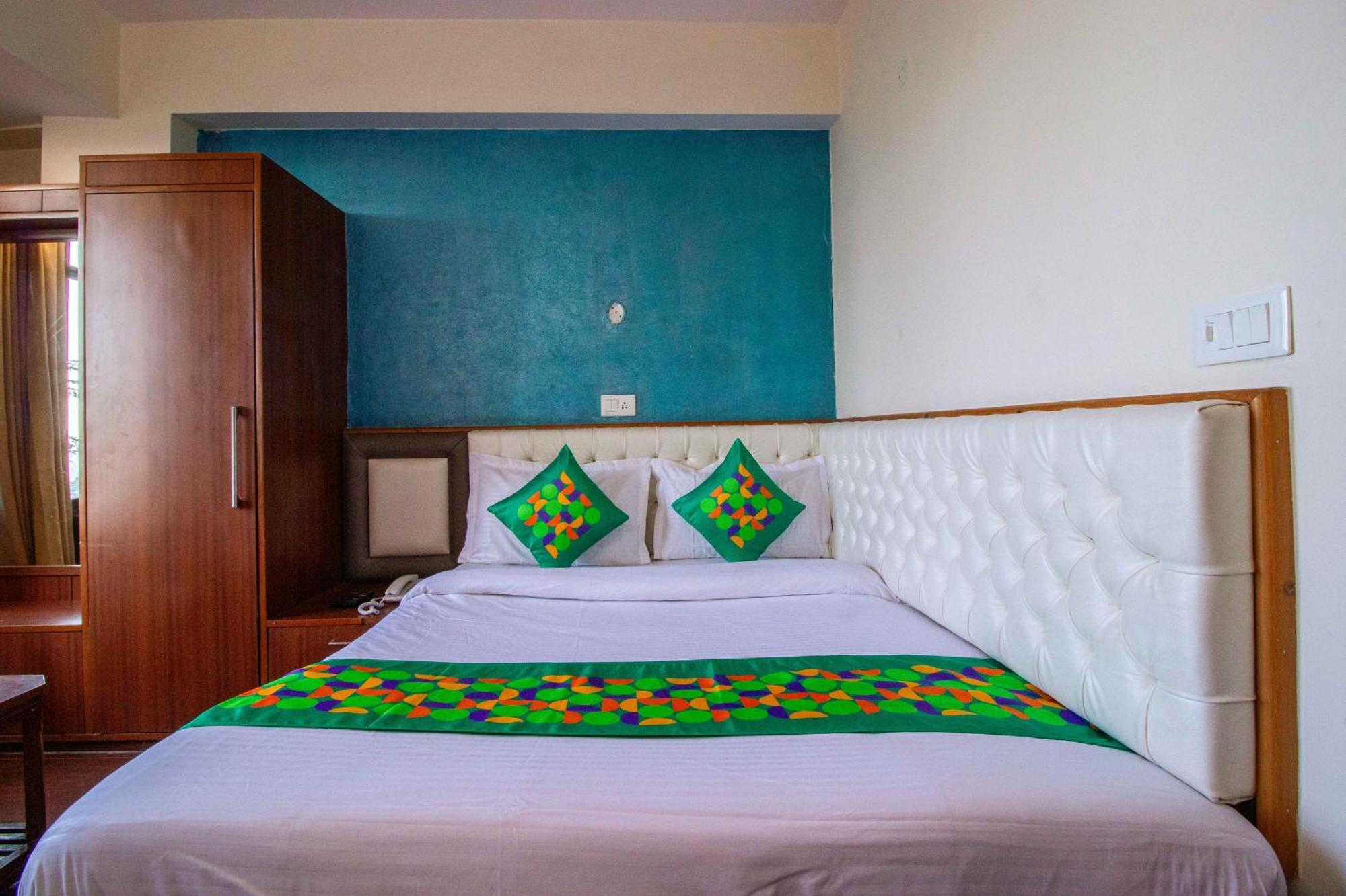 Treebo Varuna With Mountain View Shimla Exterior foto