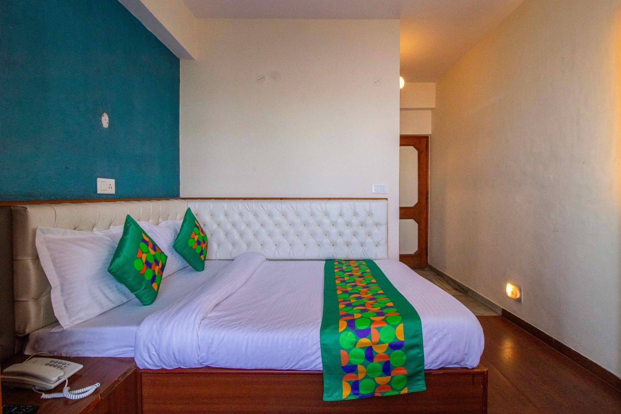 Treebo Varuna With Mountain View Shimla Exterior foto